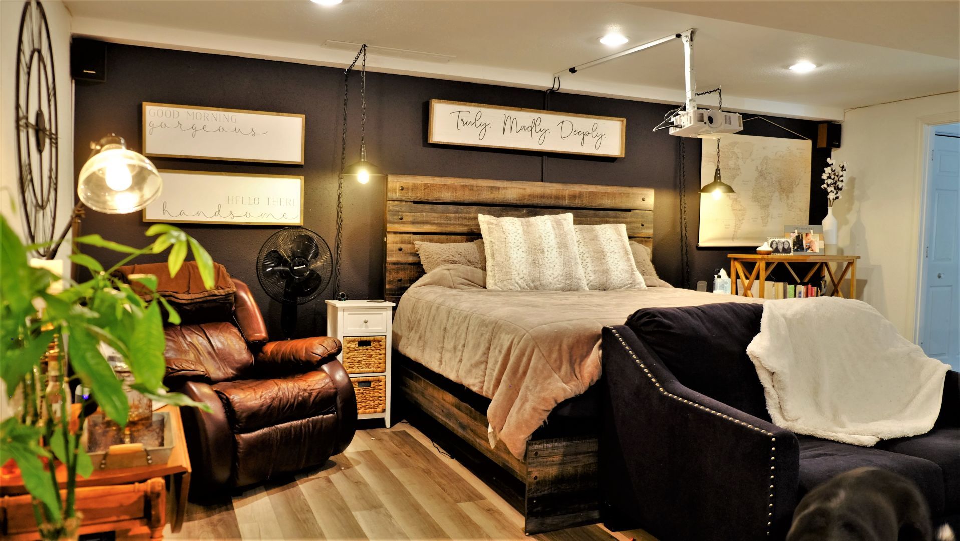 Master bedroom_3.JPG